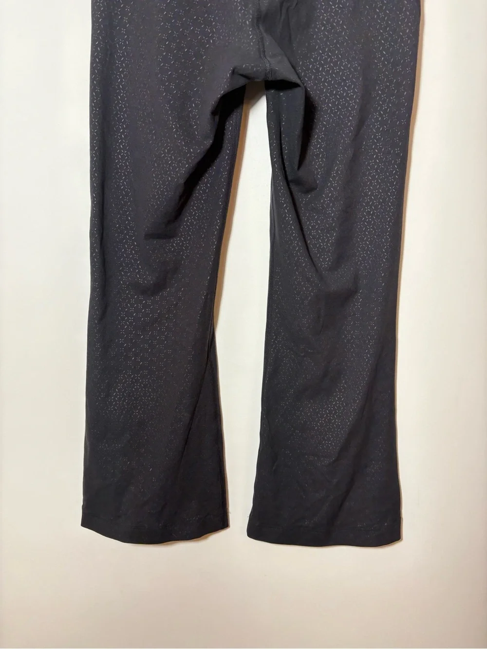 Lululemon Sz 8 Black Groove Super-High-Rise Flared Pant Nulu Gradiate Geo